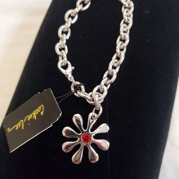 Cookie Lee Silver Flower Charm Bracelet 🌼 NWT - Picture 3 of 7